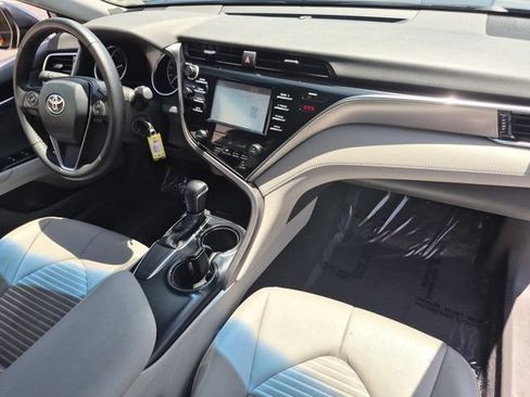 Used 2018 Toyota Camry SE FWD image 30