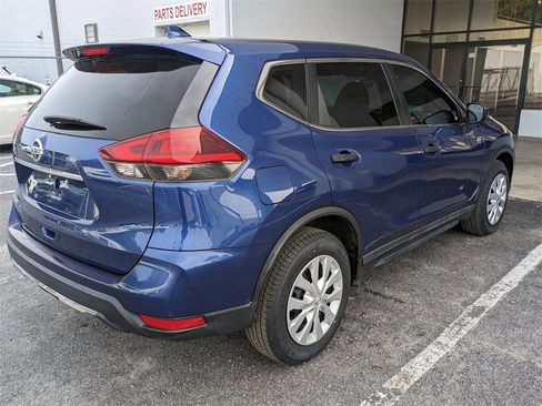 Used 2020 Nissan Rogue S image 2