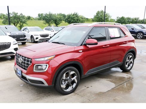 Certified 2024 Hyundai Venue Limited FWD image 4