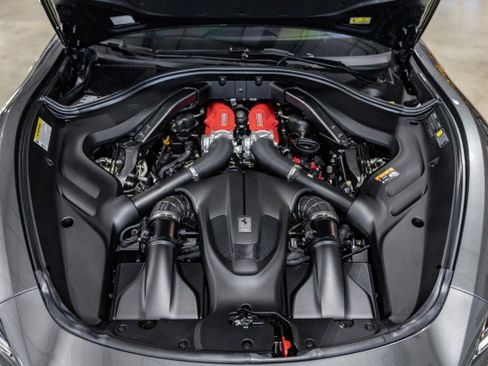 Used 2024 Ferrari Roma image 10