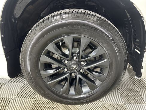 Used 2021 Lexus GX 460 Premium w/ Premium Package image 27