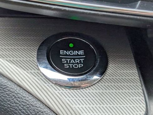 Used 2020 Ford Explorer XLT w/ Equipment Group 202A image 16