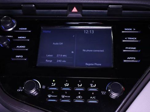 Used 2018 Toyota Camry LE FWD image 22