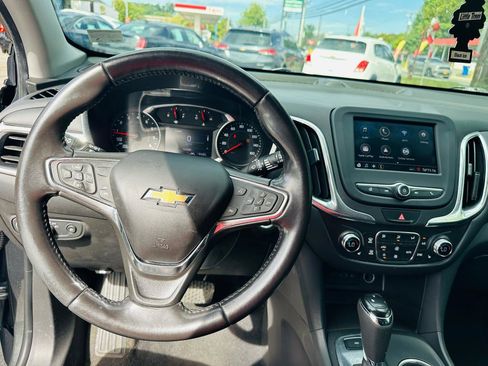 Used 2020 Chevrolet Equinox LT w/ Driver Convenience Package AWD/4WD image 18