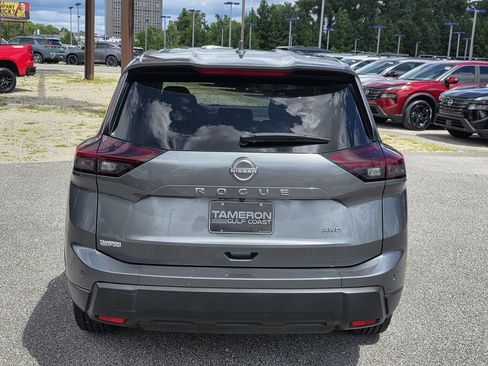 Used 2025 Nissan Rogue SV AWD/4WD image 3