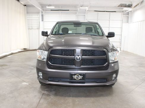Used 2015 RAM 1500 Express RWD image 3