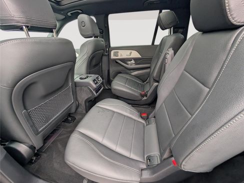 Used 2025 Mercedes-Benz GLS 450 4MATIC image 17