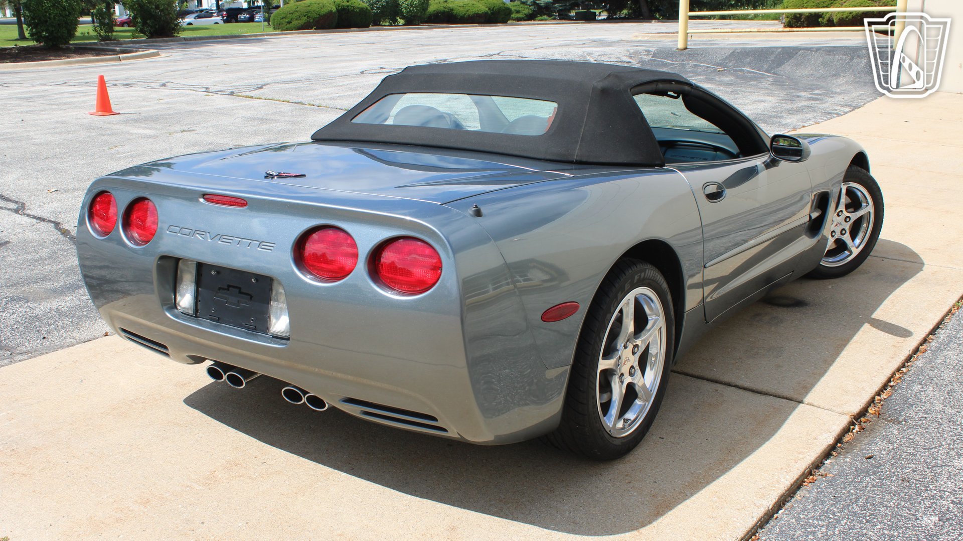 Used 2004 Chevrolet Corvette Convertible w/ Preferred Equipment Group RWD image 2