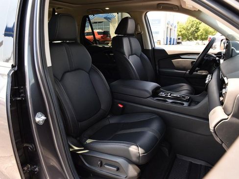 Certified 2025 Honda Pilot Touring image 23