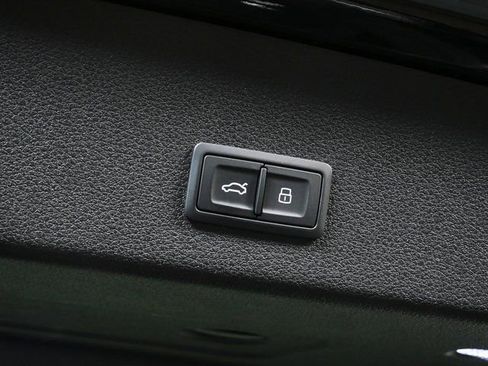Used 2024 Audi SQ8 e-tron Premium Plus w/ Black Optic Package AWD/4WD image 30