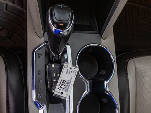 Used 2016 Chevrolet Equinox LTZ w/ Enhanced Convenience Package image 28