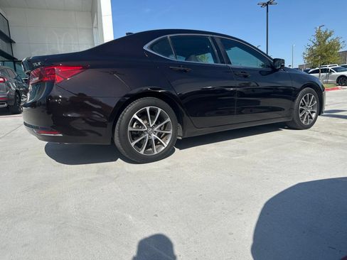 Used 2017 Acura TLX V6 FWD image 3