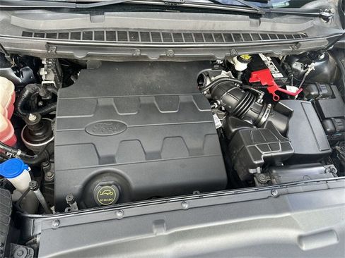 Used 2018 Ford Edge Titanium w/ Equipment Group 302A image 18