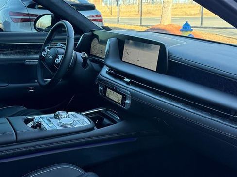Used 2024 Genesis G90 3.5T image 45