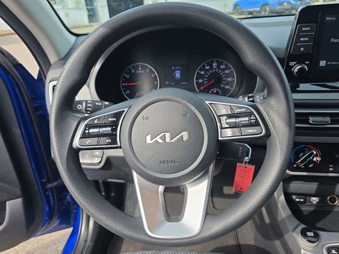 Used 2023 Kia Seltos LX AWD/4WD image 14