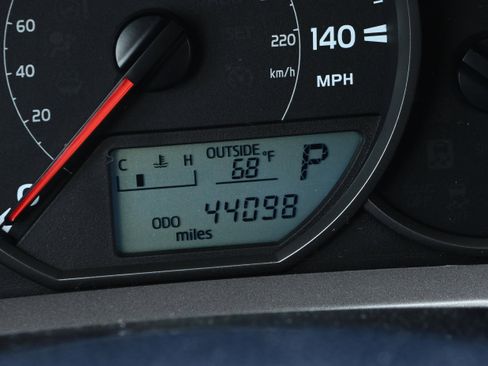 Used 2016 Toyota RAV4 LE image 19