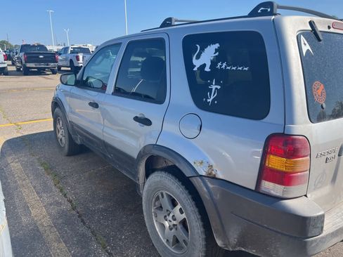 Used 2004 Ford Escape XLT image 9