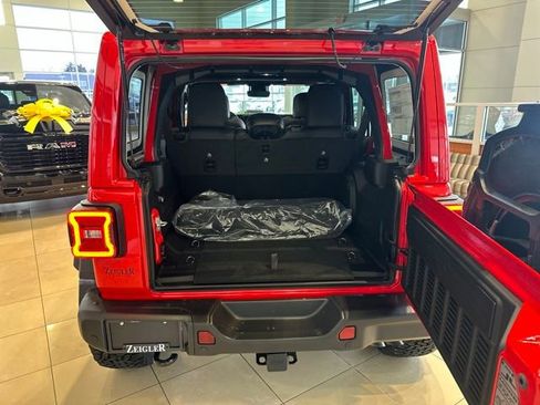 New 2026 Jeep Wrangler Unlimited Rubicon 392 image 9