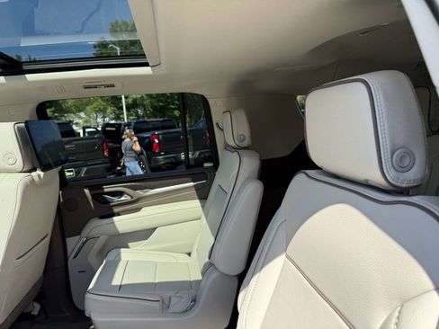 Certified 2024 GMC Yukon XL Denali w/ Denali Reserve Package image 41