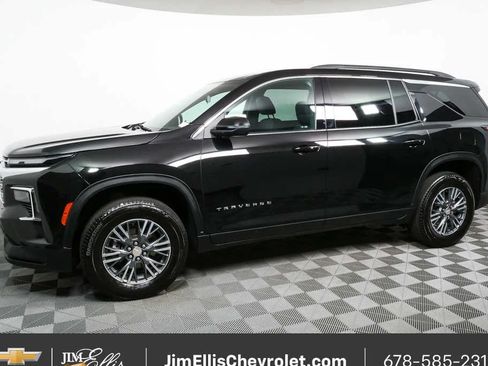 Certified 2025 Chevrolet Traverse LT FWD image 31