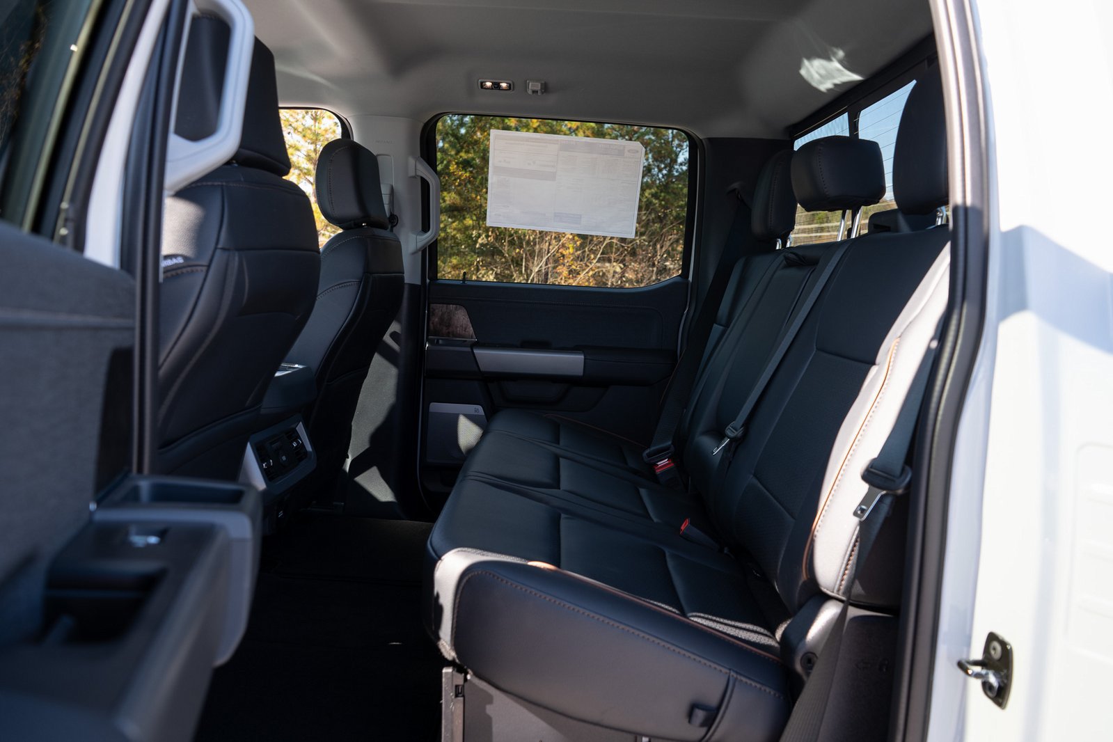 New 2026 Ford F250 Lariat w/ Black Appearance Package AWD/4WD image 18