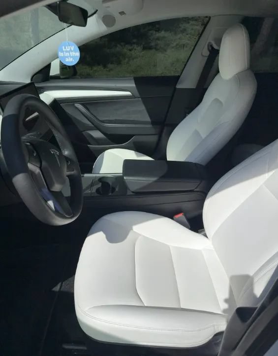 Used 2023 Tesla Model 3 Standard Range RWD image 3