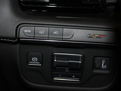 Used 2023 Cadillac Escalade V AWD/4WD image 28