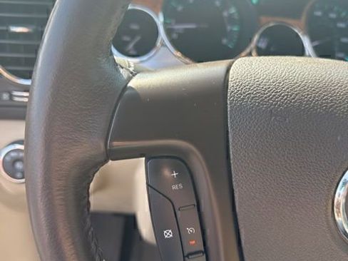 Used 2011 Buick Enclave CXL FWD image 12
