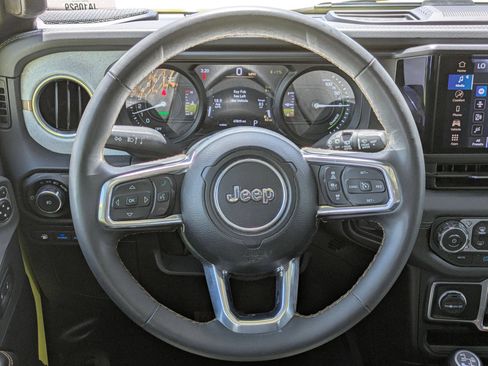 Used 2024 Jeep Wrangler Unlimited Sahara AWD/4WD image 21