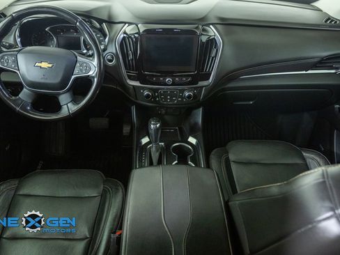 Used 2020 Chevrolet Traverse Premier FWD image 33