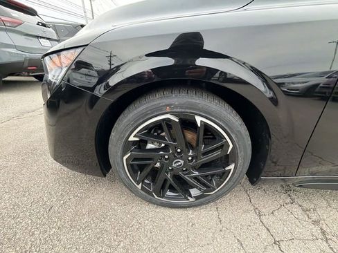 New 2026 Nissan Sentra SR w/ SR Premium Package FWD image 10