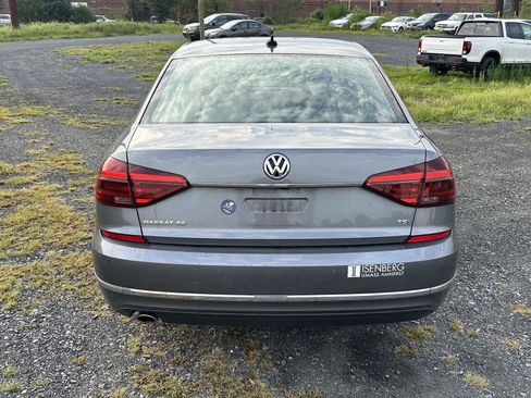 Used 2018 Volkswagen Passat 2.0T SE FWD image 7