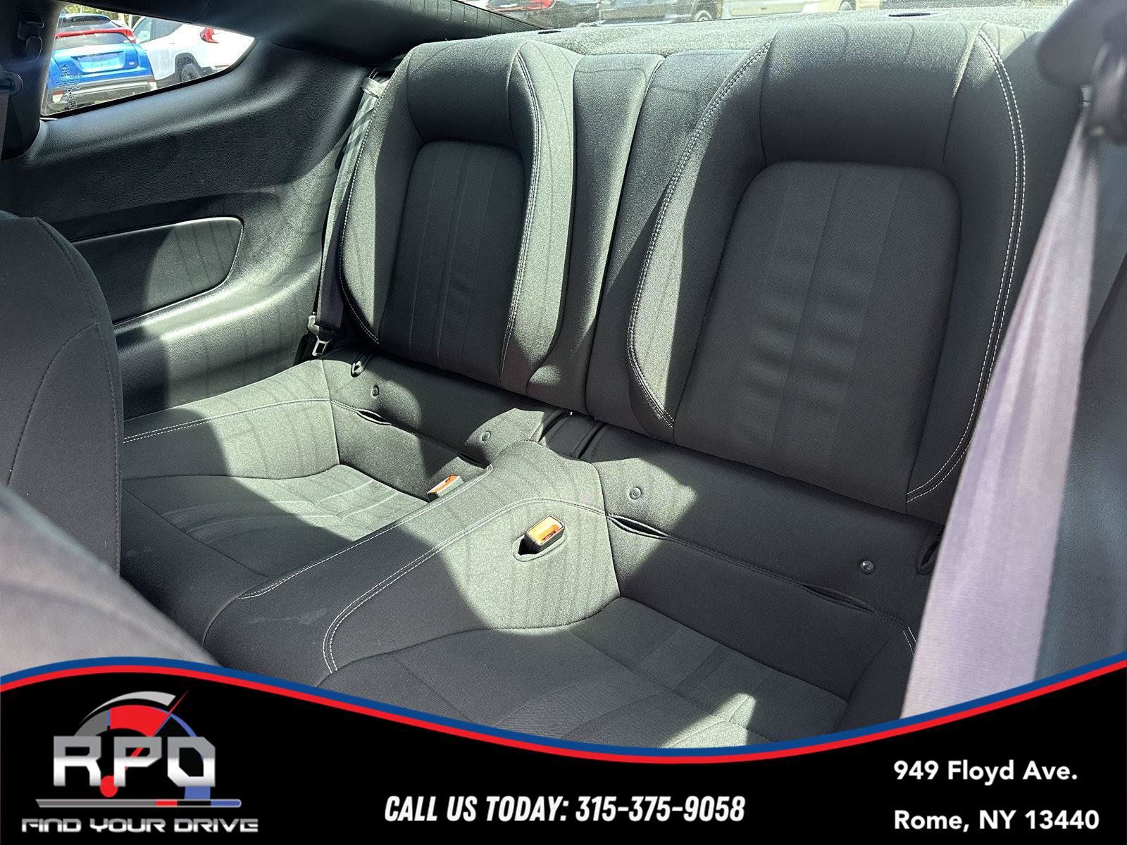 Used 2018 Ford Mustang Coupe RWD image 18