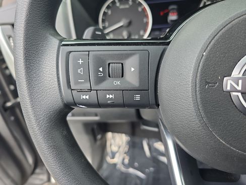 Certified 2023 Nissan Rogue SV FWD image 16