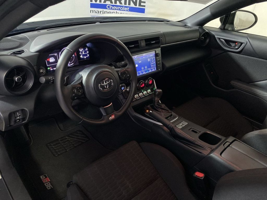 Used 2024 Toyota GR86 RWD image 25