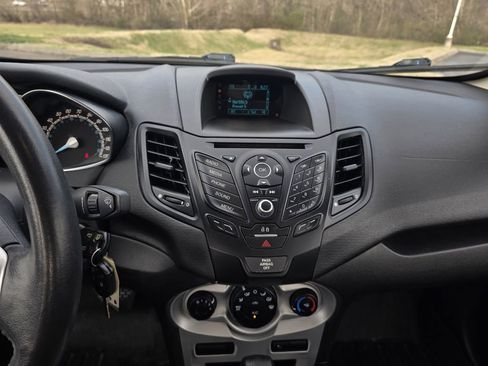 Used 2016 Ford Fiesta SE image 15