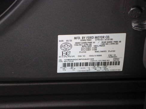 Used 2023 Ford Explorer ST w/ Technology Package image 35