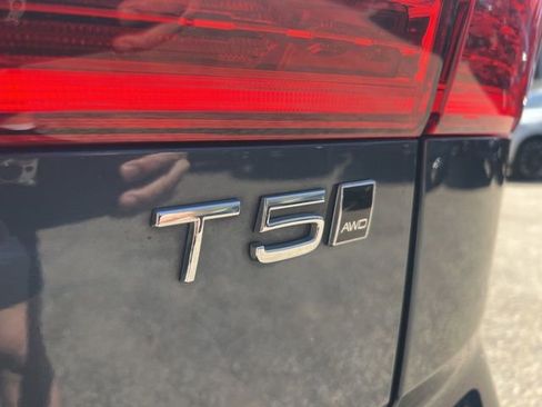 Used 2021 Volvo XC60 T5 Momentum w/ Advanced Package AWD/4WD image 15