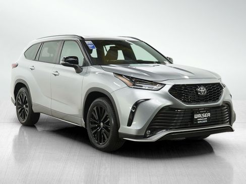 Used 2025 Toyota Highlander XSE image 7