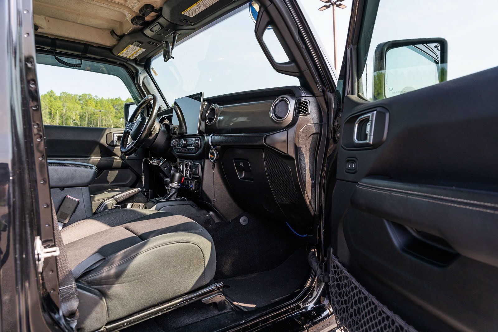 Used 2021 Jeep Wrangler Unlimited Sahara AWD/4WD image 11