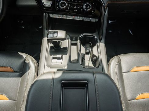 Used 2022 GMC Sierra 1500 AT4 w/ AT4 Premium Package image 39