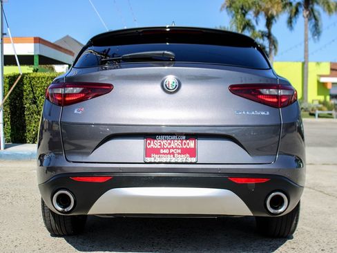 Used 2018 Alfa Romeo Stelvio AWD image 5