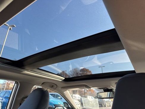 Used 2019 Toyota Camry XLE image 15