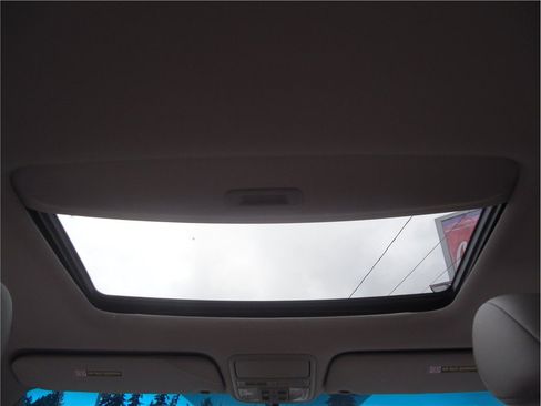 Used 2011 Honda Odyssey EX-L image 24