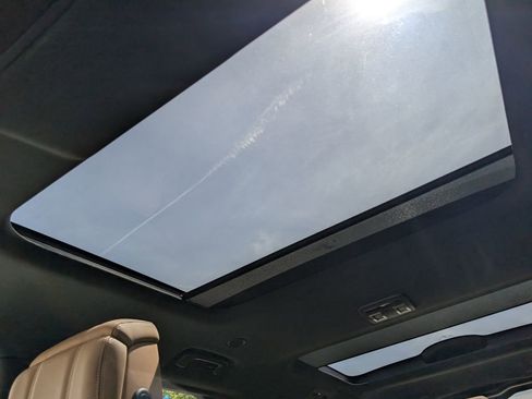 Certified 2024 Land Rover Discovery Dynamic SE AWD/4WD image 19