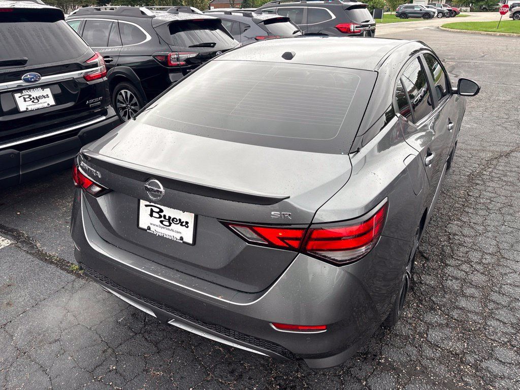 Used 2023 Nissan Sentra SR w/ Electronics Package FWD image 3