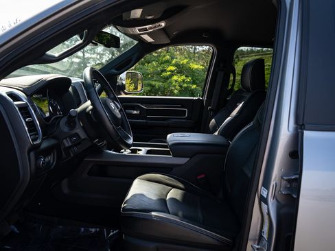 Used 2022 RAM 3500 Laramie AWD/4WD image 14