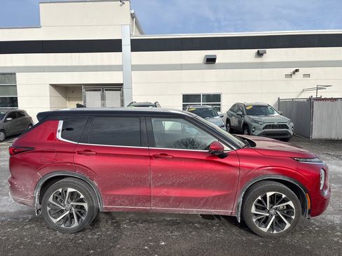 Used 2023 Mitsubishi Outlander SEL image 8