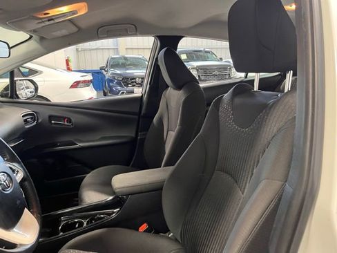 Used 2017 Toyota Prius Prime Plus image 22