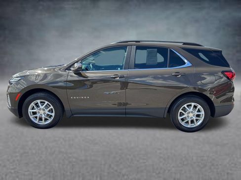 Used 2023 Chevrolet Equinox LT AWD/4WD image 2